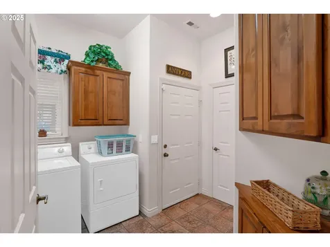 83485 Clear Lake Road Florence OR 97439