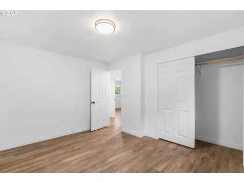10215 NW 24th Avenue Vancouver WA 98685
