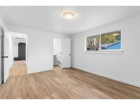 10215 NW 24th Avenue Vancouver WA 98685