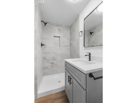 10215 NW 24th Avenue Vancouver WA 98685