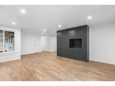 10215 NW 24th Avenue Vancouver WA 98685