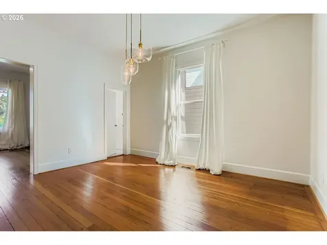 5106 N Bowdoin Street Portland OR 97203