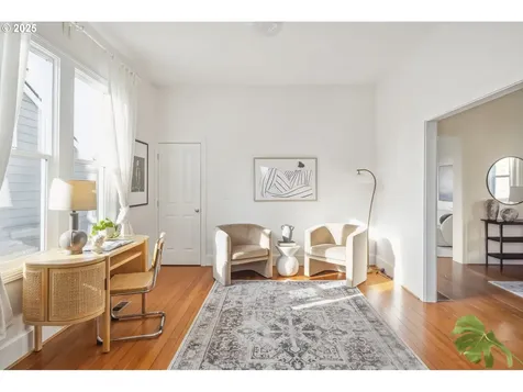 5106 N Bowdoin Street Portland OR 97203
