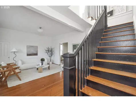 5106 N Bowdoin Street Portland OR 97203