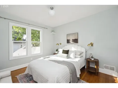5106 N Bowdoin Street Portland OR 97203