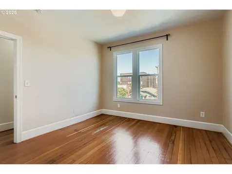 5106 N Bowdoin Street Portland OR 97203
