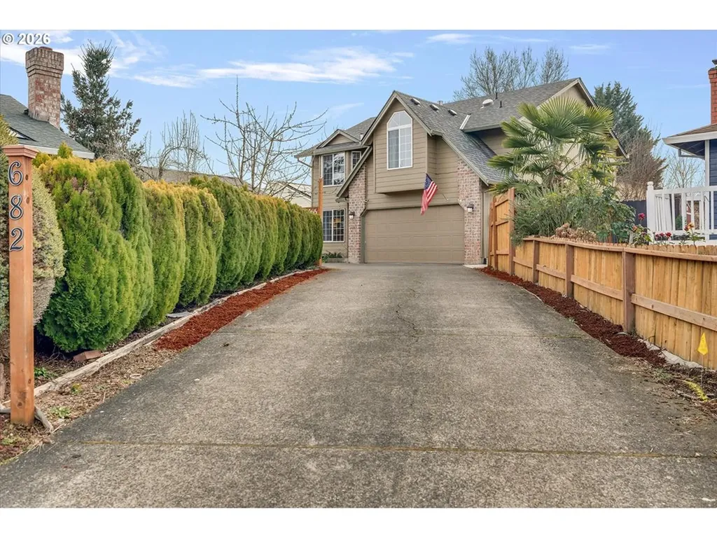 682 SE 70th Court Hillsboro OR 97123