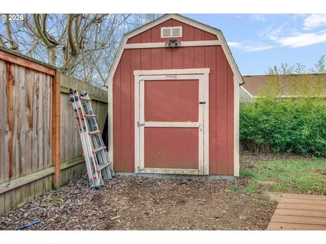 682 SE 70th Court Hillsboro OR 97123