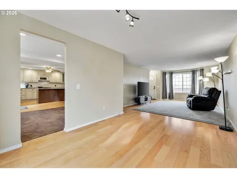 682 SE 70th Court Hillsboro OR 97123
