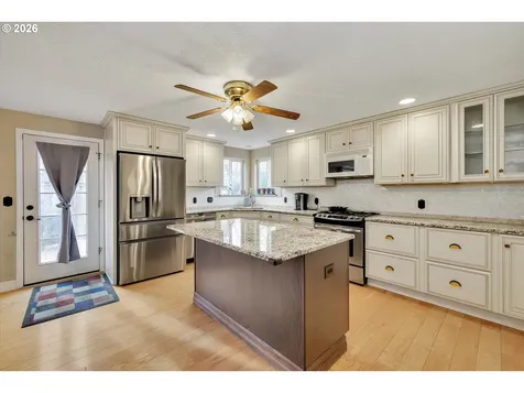 682 SE 70th Court Hillsboro OR 97123