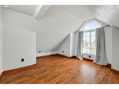 682 SE 70th Court Hillsboro OR 97123