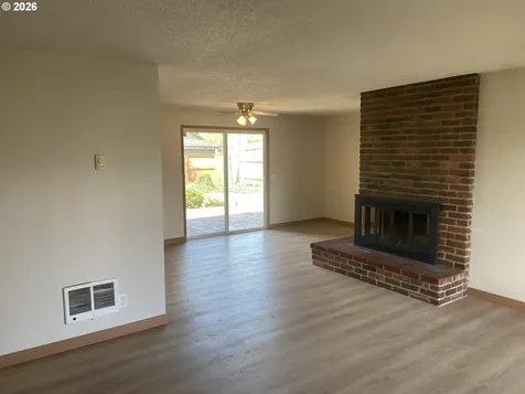 4130 Scenic Drive Eugene OR 97404
