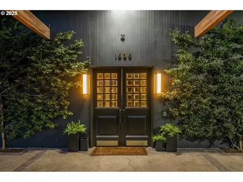 1636 SW Vista Avenue Portland OR 97201