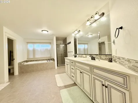 13526 SE Ellen Drive Clackamas OR 97015