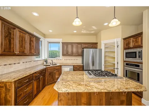 2620 NW Brockway Road Winston OR 97496