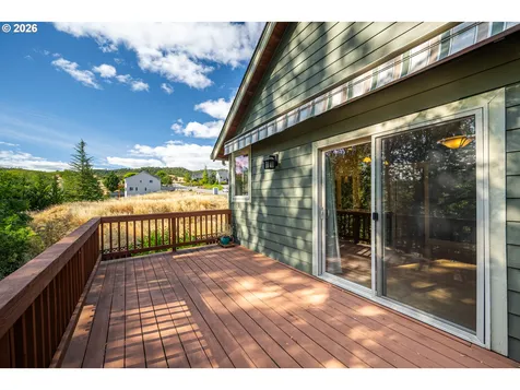 2620 NW Brockway Road Winston OR 97496