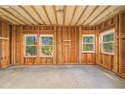 2620 NW Brockway Road Winston OR 97496