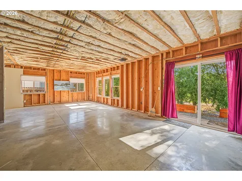 2620 NW Brockway Road Winston OR 97496