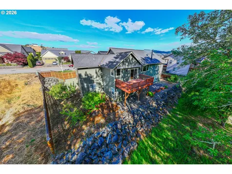 2620 NW Brockway Road Winston OR 97496