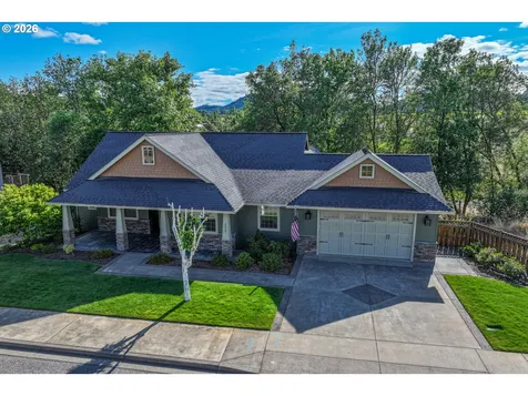 2620 NW Brockway Road Winston OR 97496