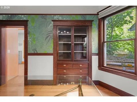 1534 SE Taylor Street Portland OR 97214