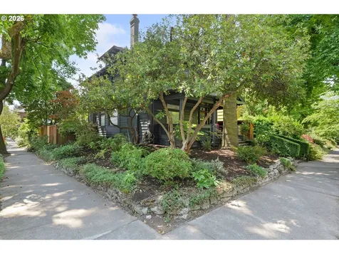 1534 SE Taylor Street Portland OR 97214