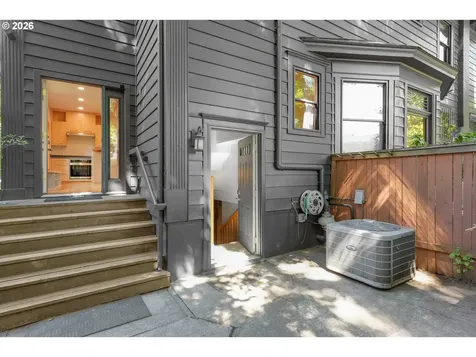 1534 SE Taylor Street Portland OR 97214