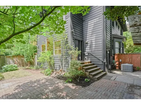 1534 SE Taylor Street Portland OR 97214