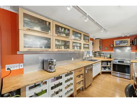 120 Sandy Bend Road Castle Rock WA 98611