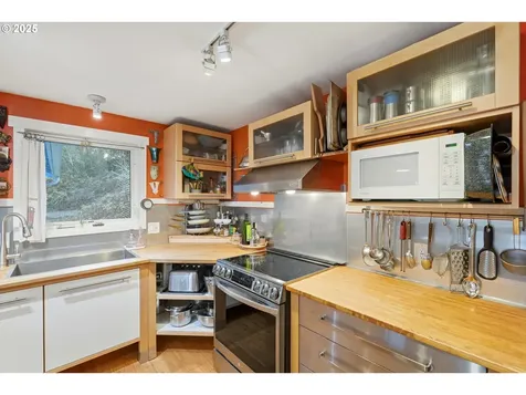 120 Sandy Bend Road Castle Rock WA 98611