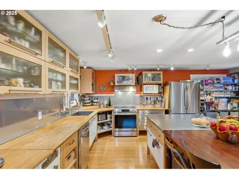 120 Sandy Bend Road Castle Rock WA 98611