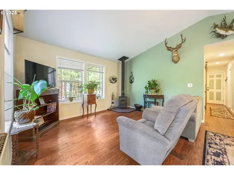 1274 Wild Mustang Lane Gilchrist OR 97737