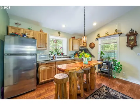 1274 Wild Mustang Lane Gilchrist OR 97737