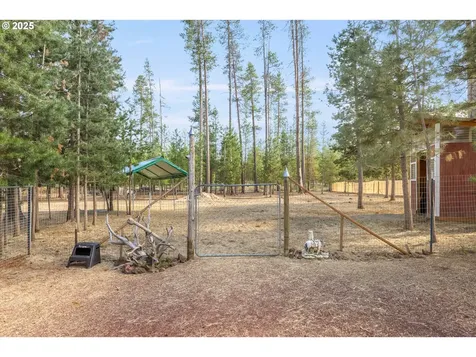 1274 Wild Mustang Lane Gilchrist OR 97737