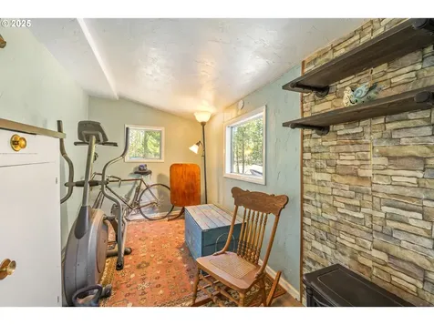 1274 Wild Mustang Lane Gilchrist OR 97737