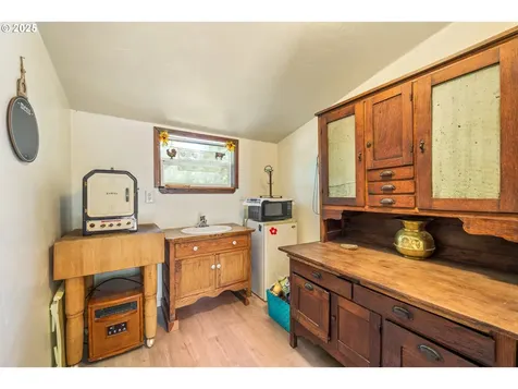 1274 Wild Mustang Lane Gilchrist OR 97737
