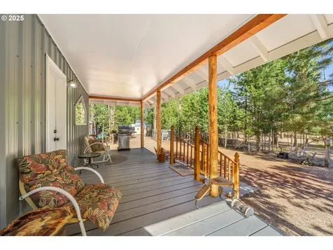1274 Wild Mustang Lane Gilchrist OR 97737