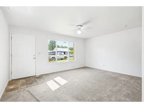 1121 Spruce Street Sweet Home OR 97386