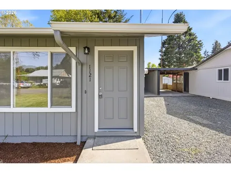 1121 Spruce Street Sweet Home OR 97386