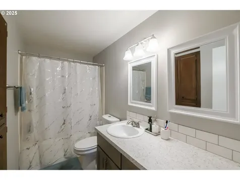 309 High Street Jefferson OR 97352