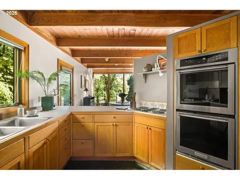 10805 NW Skyline Boulevard Portland OR 97231