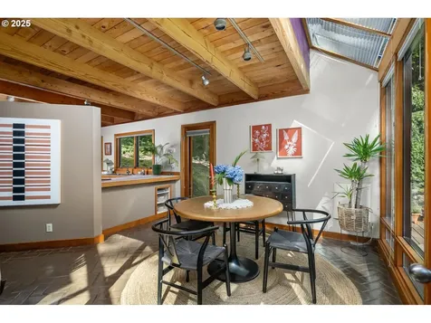10805 NW Skyline Boulevard Portland OR 97231