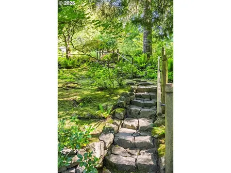 10805 NW Skyline Boulevard Portland OR 97231