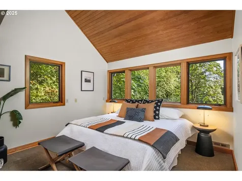 10805 NW Skyline Boulevard Portland OR 97231
