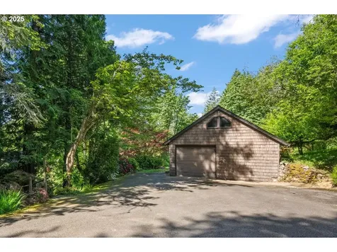 10805 NW Skyline Boulevard Portland OR 97231
