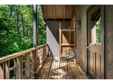 10805 NW Skyline Boulevard Portland OR 97231