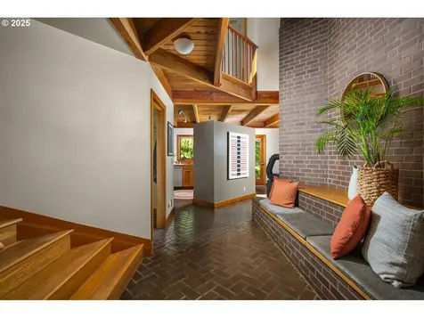 10805 NW Skyline Boulevard Portland OR 97231
