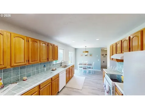 1221 Iris Street Brookings OR 97415