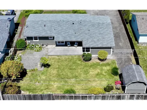 1221 Iris Street Brookings OR 97415