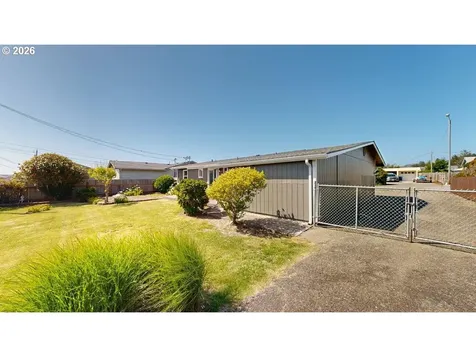 1221 Iris Street Brookings OR 97415